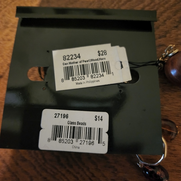 Cookie Lee Mother of Pearl Jewelry Set - Picture 8 of 8